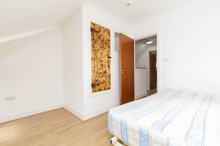 Stunning Newly Renovated Apartment Park Chase, Wembley